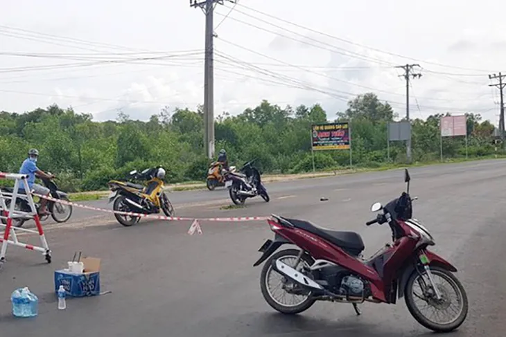 Truy tìm 5 nghi phạm vụ giết người táo tợn ở Bình Thuận - Ảnh 1. Truy tìm 5 nghi phạm vụ giết người táo tợn ở Bình Thuận - Ảnh 1.
