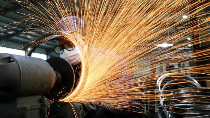 Kinh tế Trung Quốc lao đao vì COVID-19 - Ảnh 1. Kinh tế Trung Quốc lao đao vì COVID-19 - Ảnh 1.