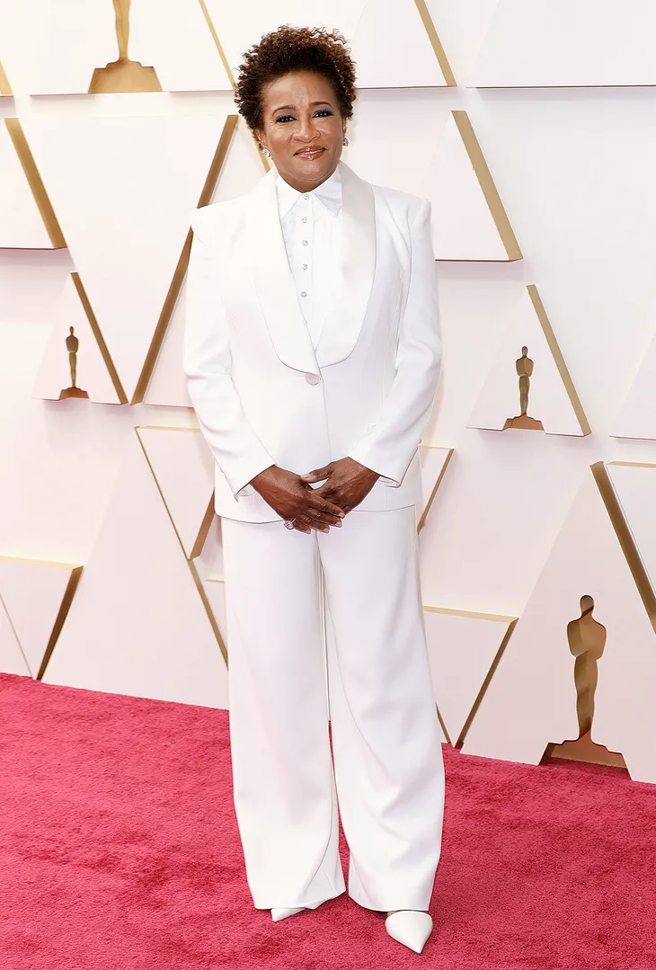 Người dẫn chương trình Oscar 2022 vẫn phẫn nộ với cái tát của Will Smith - Ảnh 1. Người dẫn chương trình Oscar 2022 vẫn phẫn nộ với cái tát của Will Smith - Ảnh 1.