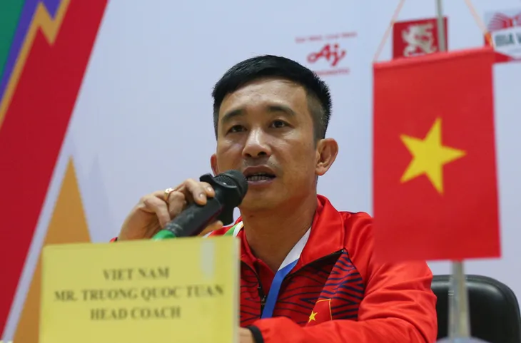 Đánh bại Myanmar, ĐT futsal nữ Việt Nam dẫn đầu BXH futsal nữ SEA Games 31 - Ảnh 3. Đánh bại Myanmar, ĐT futsal nữ Việt Nam dẫn đầu BXH futsal nữ SEA Games 31 - Ảnh 3.