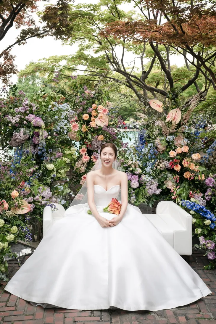 Ảnh cưới tuyệt đẹp của Son Dam Bi - Ảnh 2. Ảnh cưới tuyệt đẹp của Son Dam Bi - Ảnh 2.