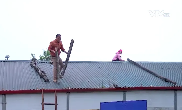 Những cặp vợ chồng miệt mài gieo chữ nơi vùng cao biên giới - Ảnh 9. Những cặp vợ chồng miệt mài gieo chữ nơi vùng cao biên giới - Ảnh 9.