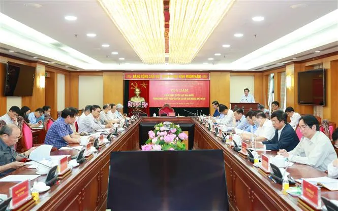Quyền lực nhà nước luôn có nguy cơ bị tha hóa nên phải kiểm soát là tất yếu - Ảnh 1. Quyền lực nhà nước luôn có nguy cơ bị tha hóa nên phải kiểm soát là tất yếu - Ảnh 1.