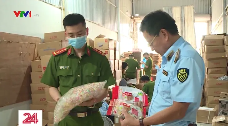 Chiêu thức lên đời bánh kẹo Trung Quốc thành hàng Nhật Bản - Ảnh 3. Chiêu thức lên đời bánh kẹo Trung Quốc thành hàng Nhật Bản - Ảnh 3.