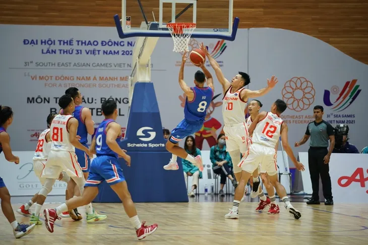 Đội tuyển bóng rổ 5x5 Nam & Nữ Việt Nam khởi đầu suôn sẻ tại SEA Games 31 - Ảnh 3. Đội tuyển bóng rổ 5x5 Nam & Nữ Việt Nam khởi đầu suôn sẻ tại SEA Games 31 - Ảnh 3.