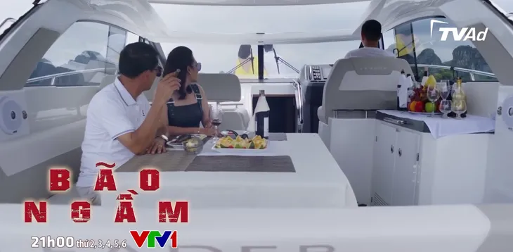 Bão ngầm - Tập 58: Hạ Lam bị lộ thân phận, ông trùm xử ra sao? - Ảnh 2. Bão ngầm - Tập 58: Hạ Lam bị lộ thân phận, ông trùm xử ra sao? - Ảnh 2.