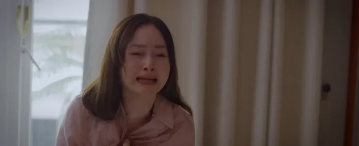 Thương ngày nắng về 2 - Tập 20: Khánh uất nghẹn gọi điện cầu cứu Trang - Ảnh 4. Thương ngày nắng về 2 - Tập 20: Khánh uất nghẹn gọi điện cầu cứu Trang - Ảnh 4.