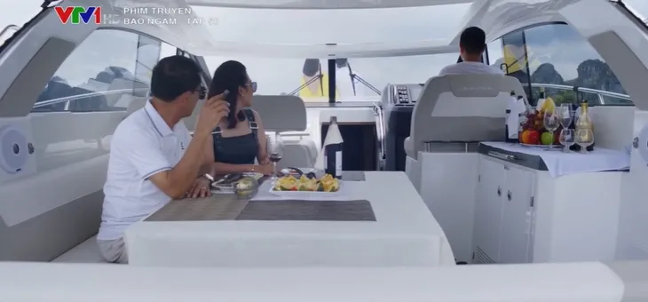 Bão ngầm - Tập 58: Hạ Lam rối bời tới bật khóc... vì để cuộc chơi đi quá xa - Ảnh 2. Bão ngầm - Tập 58: Hạ Lam rối bời tới bật khóc... vì để cuộc chơi đi quá xa - Ảnh 2.