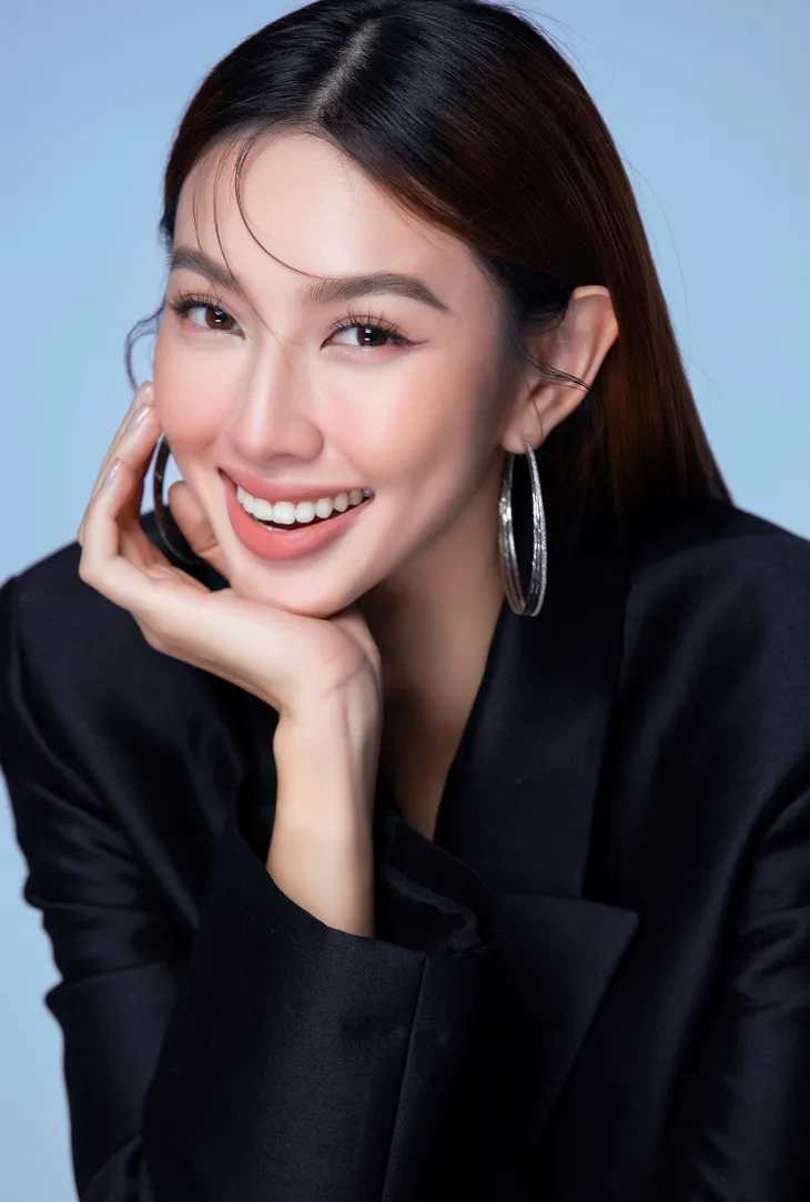 Hoa hậu Thùy Tiên giành học bổng thạc sĩ tại Thụy Sĩ - Ảnh 1. Hoa hậu Thùy Tiên giành học bổng thạc sĩ tại Thụy Sĩ - Ảnh 1.