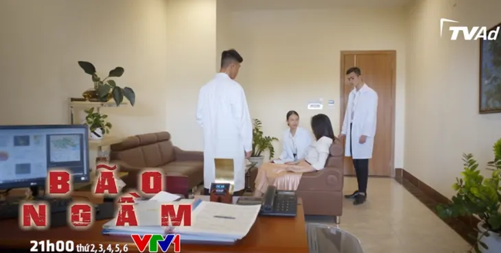 Bão ngầm - Tập 60: Hạ Lam hoảng hốt phát hiện mình bị theo dõi - Ảnh 1. Bão ngầm - Tập 60: Hạ Lam hoảng hốt phát hiện mình bị theo dõi - Ảnh 1.