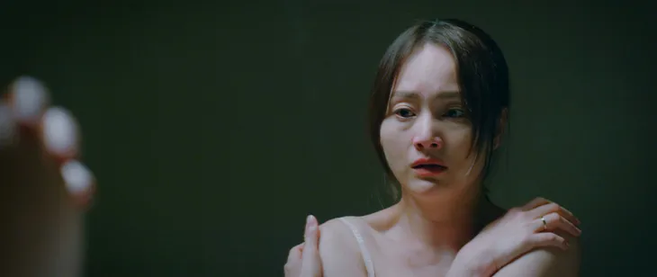 Thương ngày nắng về: Khánh có tình mới hậu ly hôn? - Ảnh 1. Thương ngày nắng về: Khánh có tình mới hậu ly hôn? - Ảnh 1.