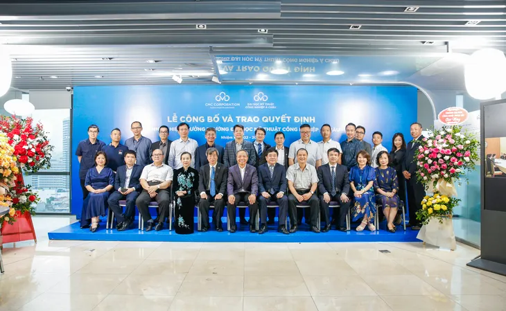 CMC bổ nhiệm Hiệu trưởng Đại học MTCN Á Châu - Ảnh 1. CMC bổ nhiệm Hiệu trưởng Đại học MTCN Á Châu - Ảnh 1.