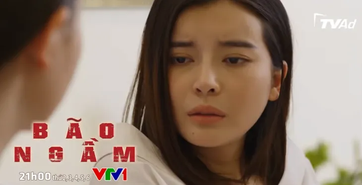 Bão ngầm - Tập 60: Hạ Lam hoảng hốt phát hiện mình bị theo dõi - Ảnh 2. Bão ngầm - Tập 60: Hạ Lam hoảng hốt phát hiện mình bị theo dõi - Ảnh 2.