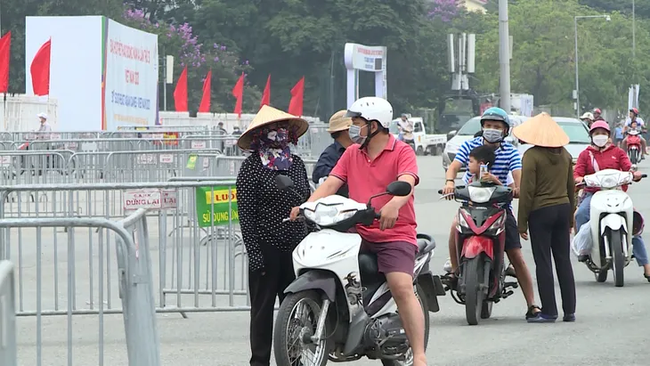 Vé chợ đen cao kỷ lục trước trận chung kết bóng đá nam SEA Games 31 - Ảnh 4. Vé chợ đen cao kỷ lục trước trận chung kết bóng đá nam SEA Games 31 - Ảnh 4.