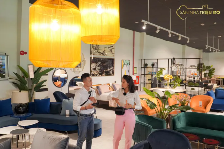 Săn nhà triệu đô: Midu khen ngợi nhóm môi giới vì lý do đặc biệt - Ảnh 2. Săn nhà triệu đô: Midu khen ngợi nhóm môi giới vì lý do đặc biệt - Ảnh 2.