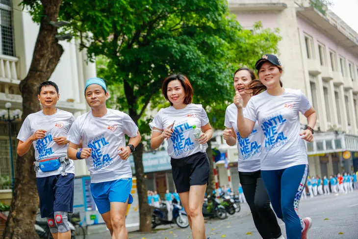 CMC cùng cộng đồng chạy bộ gây quỹ phẫu thuật nụ cười - Ảnh 3. CMC cùng cộng đồng chạy bộ gây quỹ phẫu thuật nụ cười - Ảnh 3.