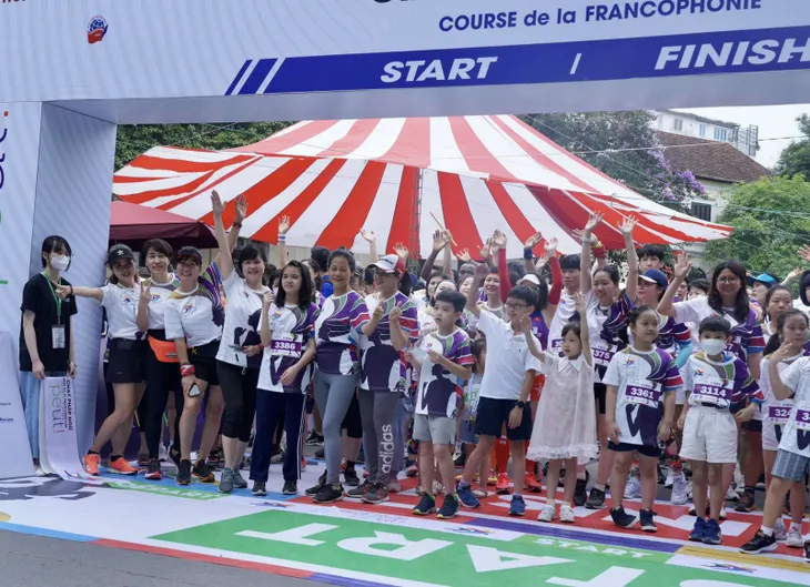 Giải chạy Pháp ngữ năm 2022: Tôn vinh các giá trị chung của thể thao và Pháp ngữ - Ảnh 2. Giải chạy Pháp ngữ năm 2022: Tôn vinh các giá trị chung của thể thao và Pháp ngữ - Ảnh 2.