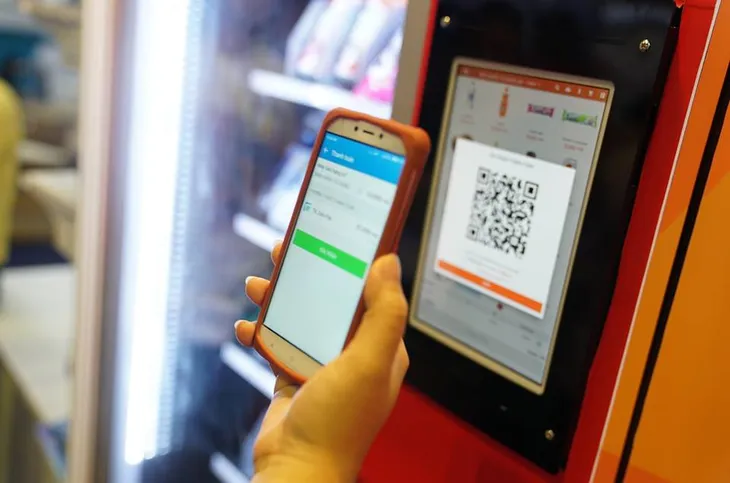 Quét mã QR - “Thói quen tiết kiệm” thời bão giá - Ảnh 1. Quét mã QR - “Thói quen tiết kiệm” thời bão giá - Ảnh 1.