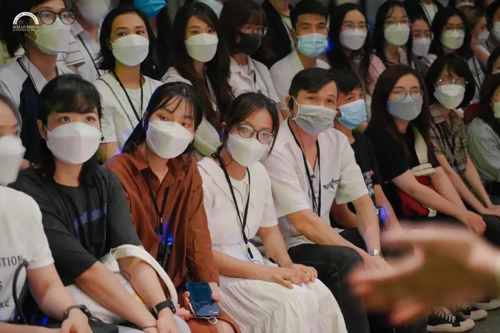 Nhật ký tour đêm ở nhà tù Hỏa Lò: Lời nhắn gửi từ những vị khách - Ảnh 4. Nhật ký tour đêm ở nhà tù Hỏa Lò: Lời nhắn gửi từ những vị khách - Ảnh 4.