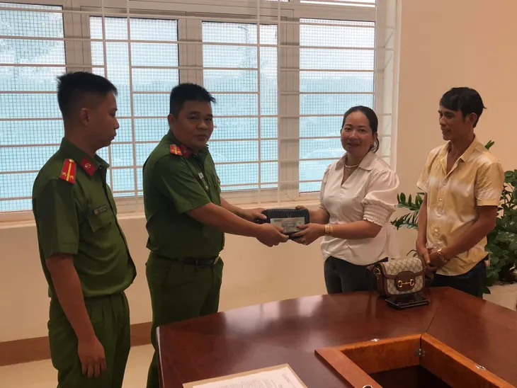 Triệt phá nhóm trộm cắp tài sản trên xe ô tô đỗ ven đường ban đêm - Ảnh 2. Triệt phá nhóm trộm cắp tài sản trên xe ô tô đỗ ven đường ban đêm - Ảnh 2.