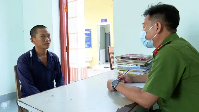 Bị hàng xóm dùng búa đánh suýt chết vì... hát karaoke quá lớn - Ảnh 2. Bị hàng xóm dùng búa đánh suýt chết vì... hát karaoke quá lớn - Ảnh 2.