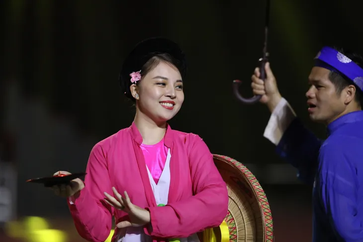 100 nghệ nhân quan họ gửi lời giã bạn tại Lễ Bế mạc SEA Games 31 - Ảnh 2.