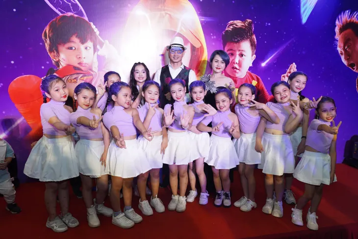 Ra mắt phim Maika - Cô bé đến từ hành tinh khác - Ảnh 1. Ra mắt phim Maika - Cô bé đến từ hành tinh khác - Ảnh 1.
