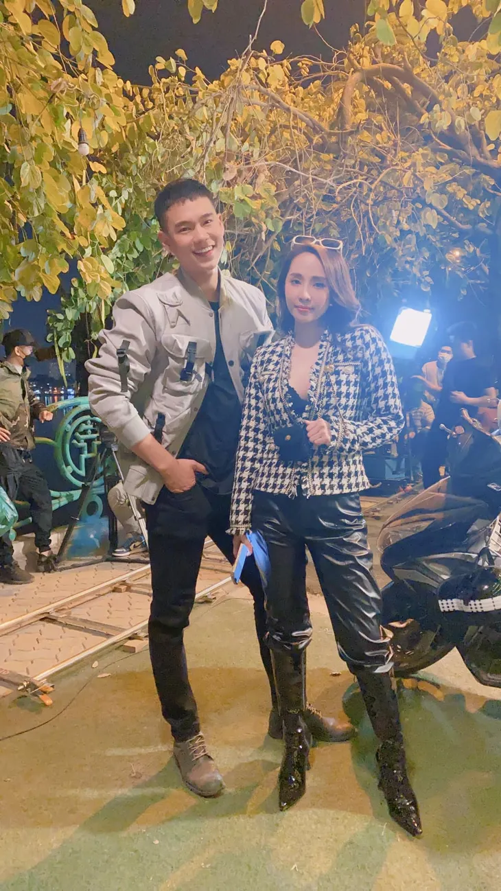 Hậu trường khác xa trên phim của Chồng cũ, vợ cũ, người yêu cũ - Ảnh 6. Hậu trường khác xa trên phim của Chồng cũ, vợ cũ, người yêu cũ - Ảnh 6.