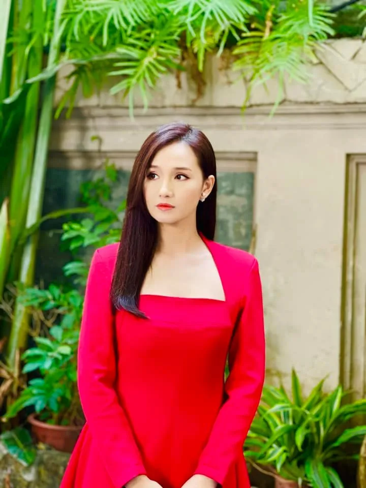 Hậu trường khác xa trên phim của Chồng cũ, vợ cũ, người yêu cũ - Ảnh 4. Hậu trường khác xa trên phim của Chồng cũ, vợ cũ, người yêu cũ - Ảnh 4.