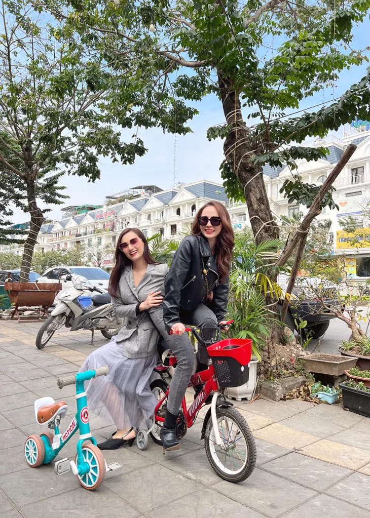 Hậu trường khác xa trên phim của Chồng cũ, vợ cũ, người yêu cũ - Ảnh 8. Hậu trường khác xa trên phim của Chồng cũ, vợ cũ, người yêu cũ - Ảnh 8.