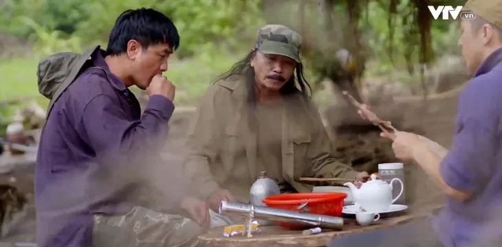 Bão ngầm - Tập 64: Phong béo định bỏ trốn, Triều nảy số tính phương án mới - Ảnh 2. Bão ngầm - Tập 64: Phong béo định bỏ trốn, Triều nảy số tính phương án mới - Ảnh 2.