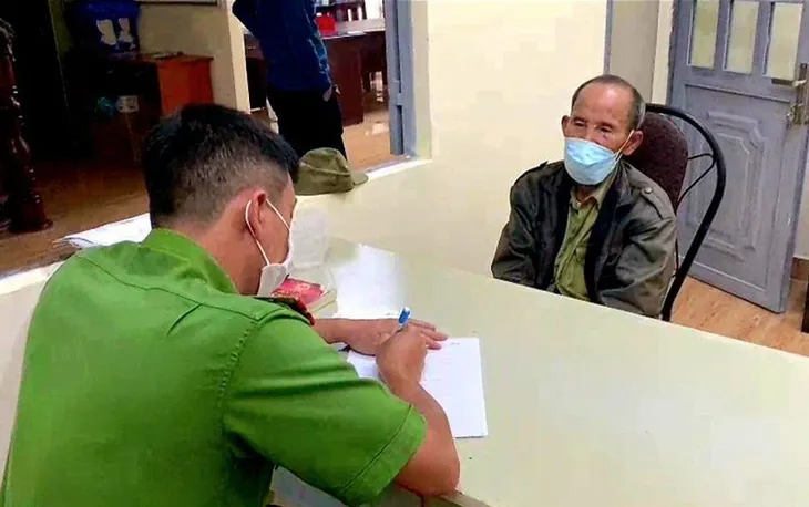 Cựu cán bộ nhà nước bị bắt sau 25 năm trốn truy nã - Ảnh 2. Cựu cán bộ nhà nước bị bắt sau 25 năm trốn truy nã - Ảnh 2.
