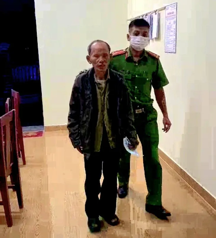 Cựu cán bộ nhà nước bị bắt sau 25 năm trốn truy nã - Ảnh 1. Cựu cán bộ nhà nước bị bắt sau 25 năm trốn truy nã - Ảnh 1.
