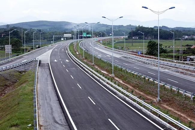 Đảm bảo tiến độ, chất lượng các công trình trọng điểm ngành giao thông - Ảnh 1. Đảm bảo tiến độ, chất lượng các công trình trọng điểm ngành giao thông - Ảnh 1.