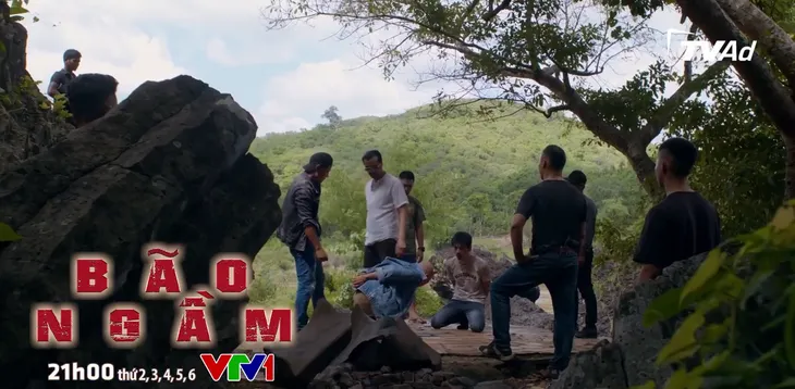 Bão ngầm - Tập 66: Hải Triều và nữ trinh sát mới phối hợp ăn ý - Ảnh 1. Bão ngầm - Tập 66: Hải Triều và nữ trinh sát mới phối hợp ăn ý - Ảnh 1.