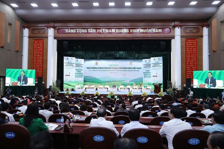 Thủ tướng Phạm Minh Chính đối thoại với nông dân cả nước - Ảnh 2. Thủ tướng Phạm Minh Chính đối thoại với nông dân cả nước - Ảnh 2.