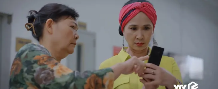 Thương ngày nắng về - tập 14: Bà Hiền sốc nặng khi con gái bị con dâu đánh ghen - Ảnh 2. Thương ngày nắng về - tập 14: Bà Hiền sốc nặng khi con gái bị con dâu đánh ghen - Ảnh 2.