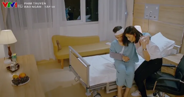 Bão ngầm - Tập 50: Giận người yêu vô tâm, Hạ Lam rung rinh trước bác sĩ Hùng? - Ảnh 7. Bão ngầm - Tập 50: Giận người yêu vô tâm, Hạ Lam rung rinh trước bác sĩ Hùng? - Ảnh 7.