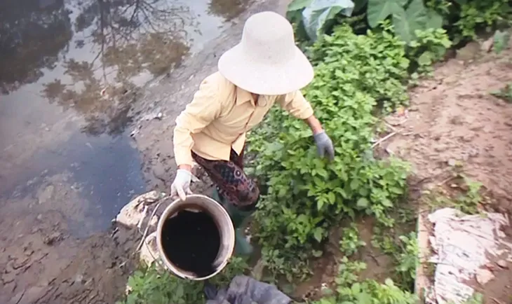 Nước tưới tiêu bị ‘bức tử’ bởi ô nhiễm, trách nhiệm không ai nhận - Ảnh 2. Nước tưới tiêu bị ‘bức tử’ bởi ô nhiễm, trách nhiệm không ai nhận - Ảnh 2.