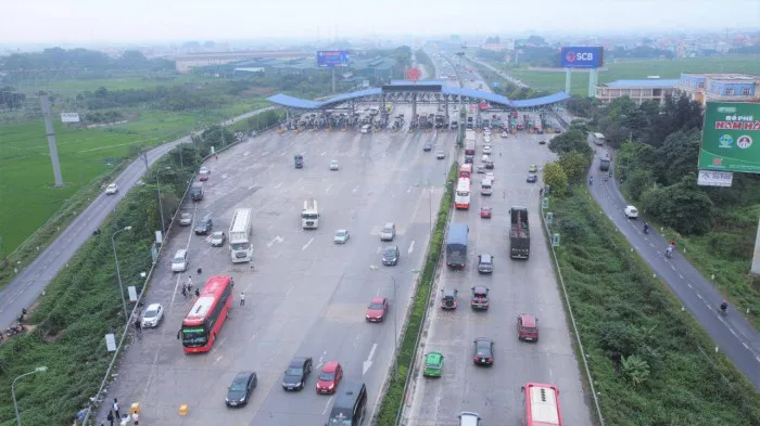 Lưu lượng xe trên cao tốc Pháp Vân - Cầu Giẽ gia tăng đột biến trong ngày 3/5 - Ảnh 3. Lưu lượng xe trên cao tốc Pháp Vân - Cầu Giẽ gia tăng đột biến trong ngày 3/5 - Ảnh 3.