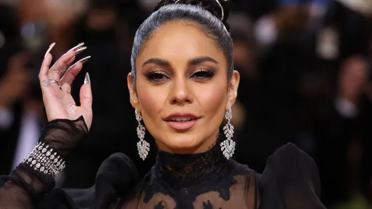Met Gala 2022 quy tụ hàng loạt người nổi tiếng - Ảnh 3. Met Gala 2022 quy tụ hàng loạt người nổi tiếng - Ảnh 3.