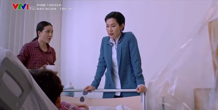 Bão ngầm - Tập 50: Giận người yêu vô tâm, Hạ Lam rung rinh trước bác sĩ Hùng? - Ảnh 1. Bão ngầm - Tập 50: Giận người yêu vô tâm, Hạ Lam rung rinh trước bác sĩ Hùng? - Ảnh 1.