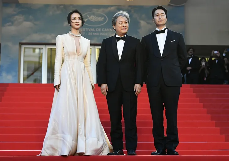 Chiến thắng của Park Chan-wook tại Cannes - Sức hút toàn cầu của điện ảnh Hàn Quốc lần nữa được chứng minh - Ảnh 1. Chiến thắng của Park Chan-wook tại Cannes - Sức hút toàn cầu của điện ảnh Hàn Quốc lần nữa được chứng minh - Ảnh 1.
