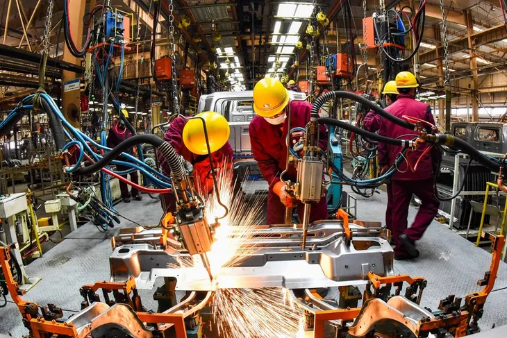 Hoạt động sản xuất tại nhiều nước châu Á vẫn gặp khó - Ảnh 1. Hoạt động sản xuất tại nhiều nước châu Á vẫn gặp khó - Ảnh 1.