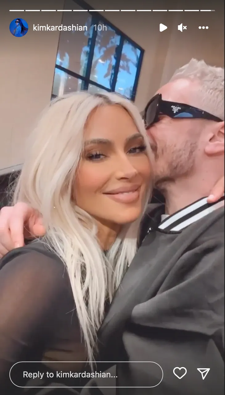 Hậu ly hôn, Kim Kardashian ngày càng nghiêm túc với bạn trai mới - Ảnh 1. Hậu ly hôn, Kim Kardashian ngày càng nghiêm túc với bạn trai mới - Ảnh 1.