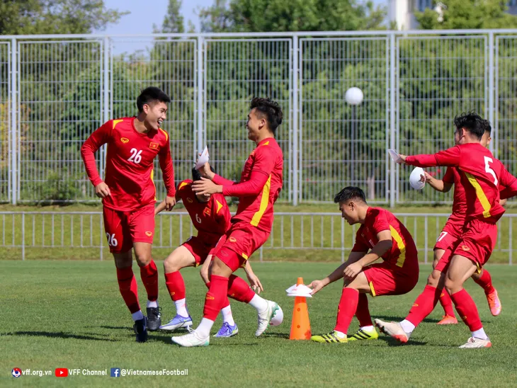 ĐT U23 Việt Nam rèn đấu pháp cho trận ra quân tại VCK U23 châu Á 2022 - Ảnh 2. ĐT U23 Việt Nam rèn đấu pháp cho trận ra quân tại VCK U23 châu Á 2022 - Ảnh 2.
