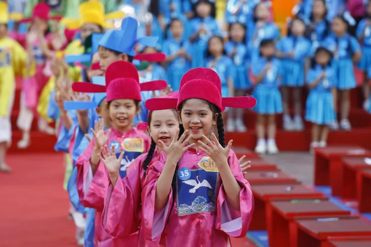 Những hình ảnh ấn tượng trong chung kết Trạng nguyên nhí mùa 1 - Ảnh 5. Những hình ảnh ấn tượng trong chung kết Trạng nguyên nhí mùa 1 - Ảnh 5.