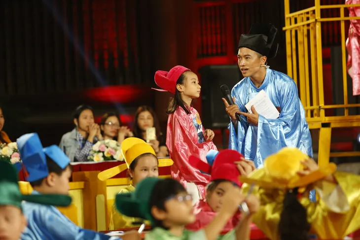 Những hình ảnh ấn tượng trong chung kết Trạng nguyên nhí mùa 1 - Ảnh 9. Những hình ảnh ấn tượng trong chung kết Trạng nguyên nhí mùa 1 - Ảnh 9.