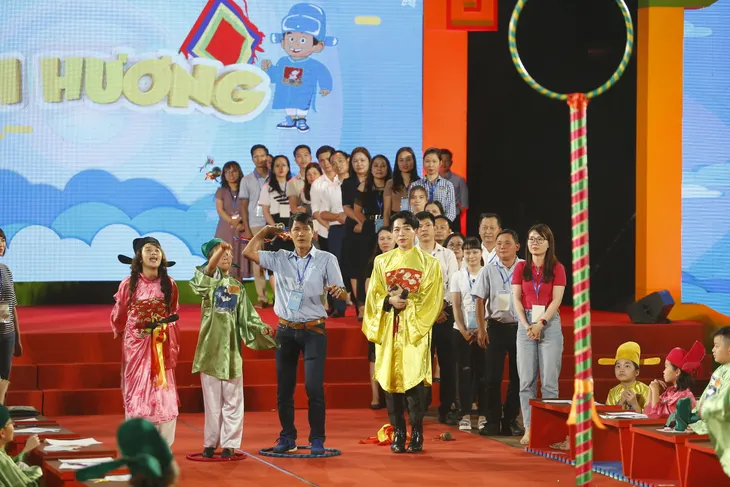 Những hình ảnh ấn tượng trong chung kết Trạng nguyên nhí mùa 1 - Ảnh 22. Những hình ảnh ấn tượng trong chung kết Trạng nguyên nhí mùa 1 - Ảnh 22.