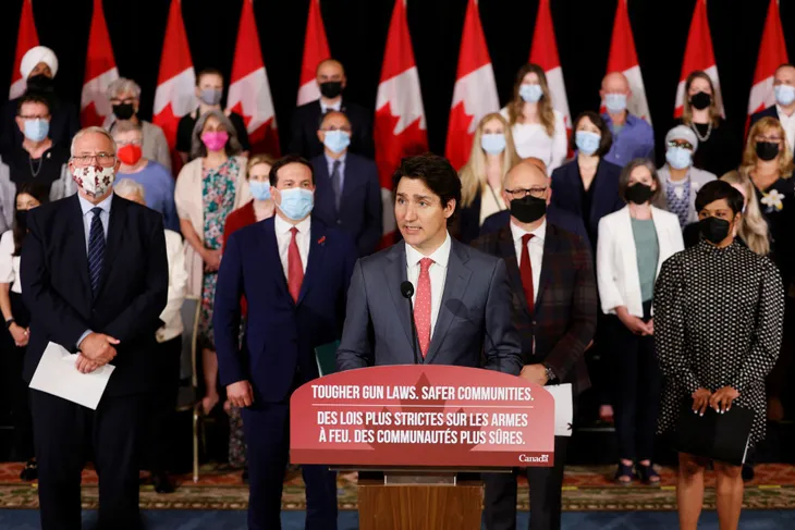 Canada ra dự luật cấm bán súng ngắn, đồ chơi trông giống súng - Ảnh 1. Canada ra dự luật cấm bán súng ngắn, đồ chơi trông giống súng - Ảnh 1.